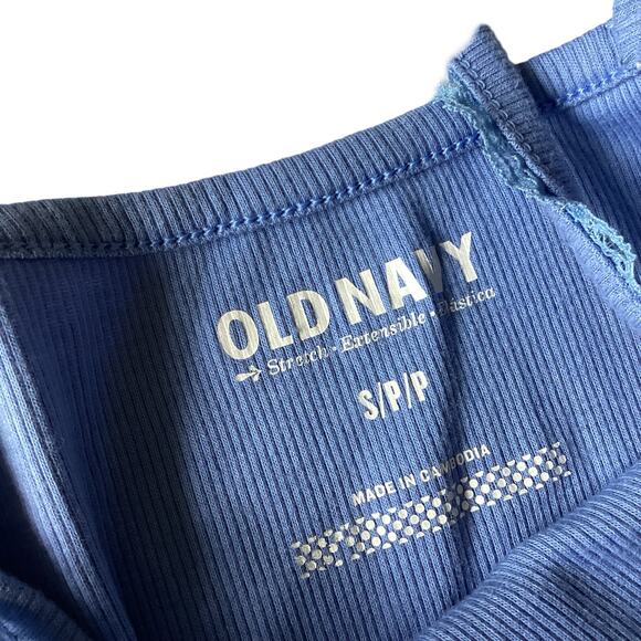 Old Navy Lace Trim Cami - Picture 5 of 7